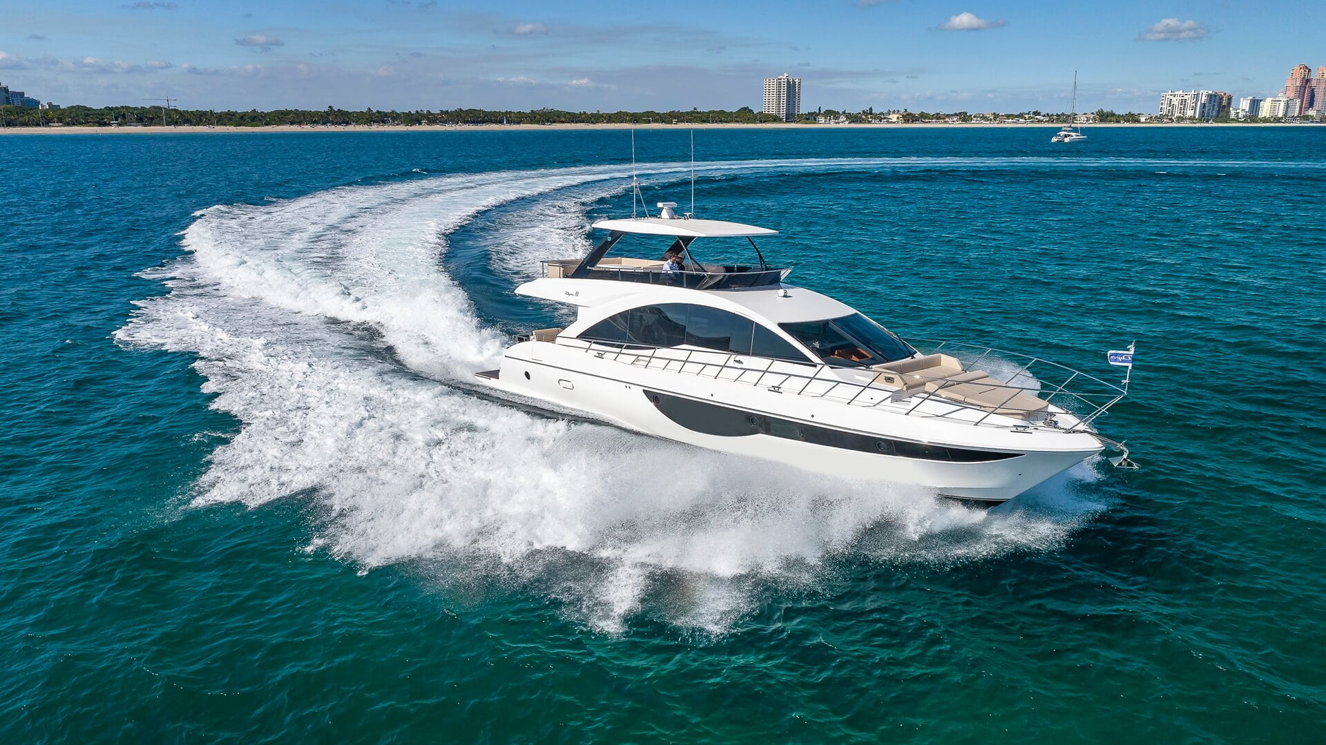 2022 Dyna 63 Flybridge Yacht