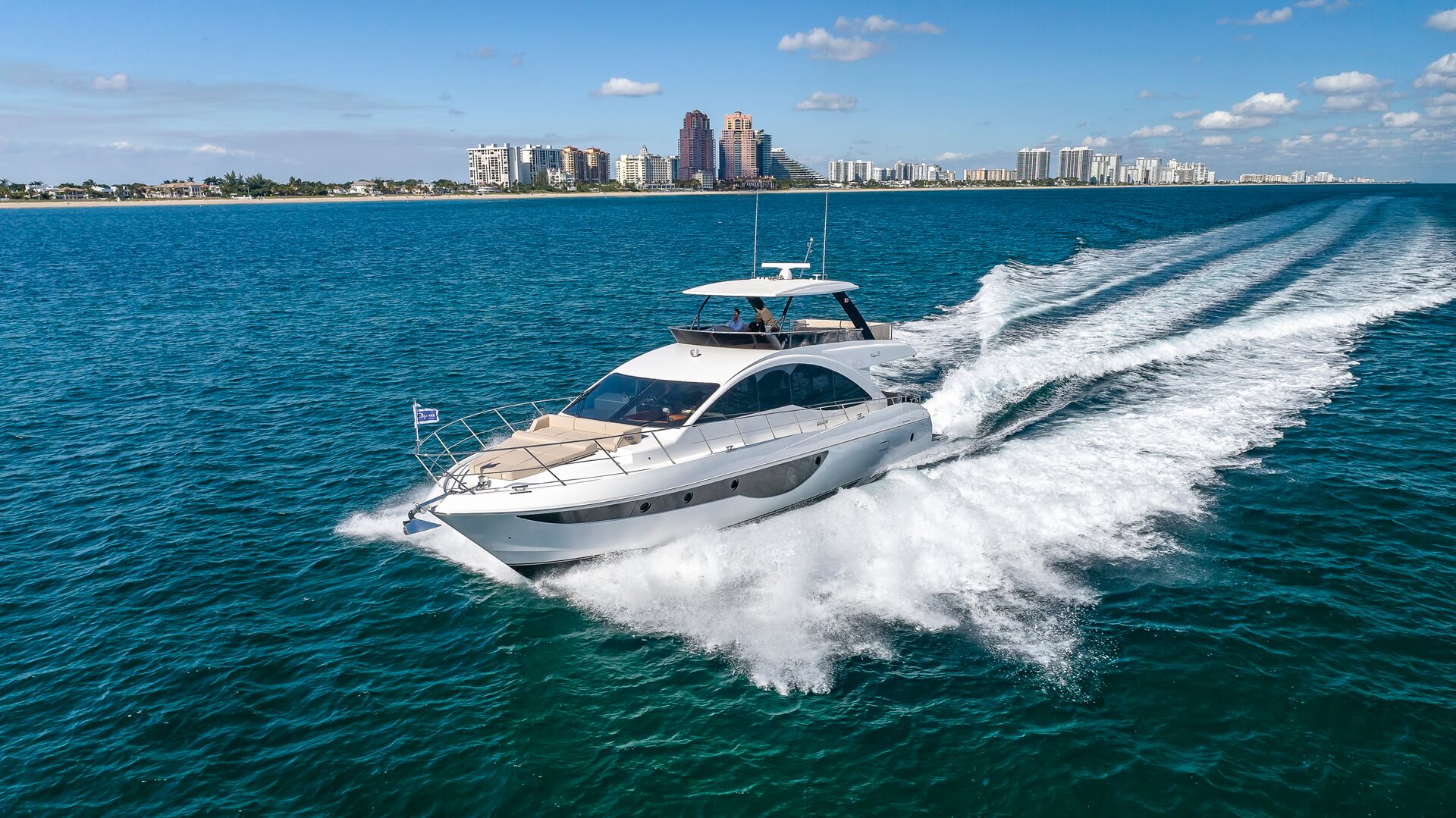 2022 Dyna 63 Flybridge Yacht 